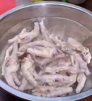 泡椒凤爪的做法步骤:4