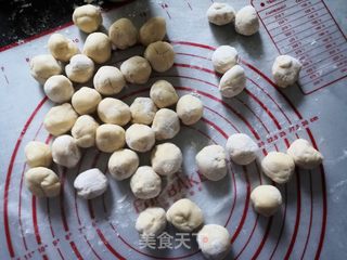 白菜花生水饺的做法步骤:3