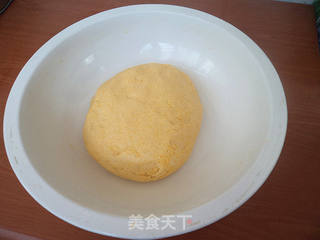 韭菜鸡蛋香菇馅发面蒸饺的做法步骤:2