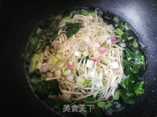 菜芯萝卜海带芽汤面的做法步骤：8