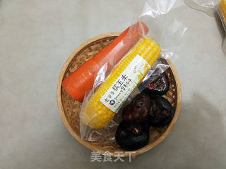 玉米荸荠排骨汤的做法步骤:2
