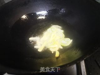 肉丝白菜热汤面的做法步骤：2