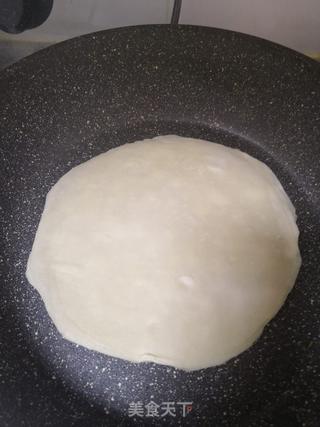 胡萝卜猪肉馅煎卷儿的做法步骤:11