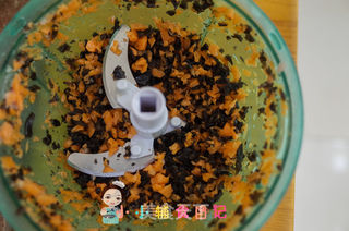 12个月以上辅食香煎三鲜饺子的做法步骤:3