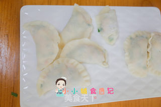 12个月以上辅食香煎三鲜饺子的做法步骤:10