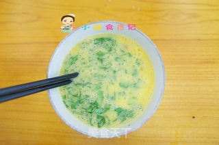 12个月以上辅食小黄人厚蛋烧的做法步骤:3
