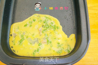 12个月以上辅食小黄人厚蛋烧的做法步骤:5