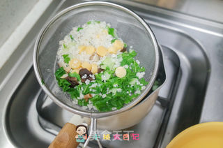 12个月以上鳕鱼肠香菇粒粒面的做法步骤:8