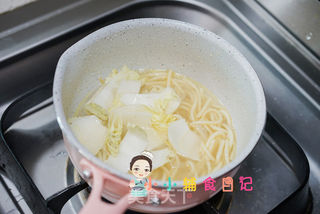 10个月以上辅食土豆无骨鸡翅面条套餐的做法步骤：10