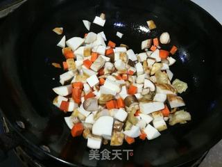 芋头香菇炒饭的做法步骤：4