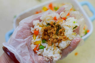 肉松奶酪饭团的做法步骤:4