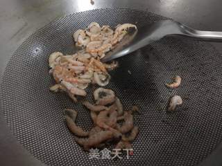 立冬虾皮韭菜水饺的做法步骤：1