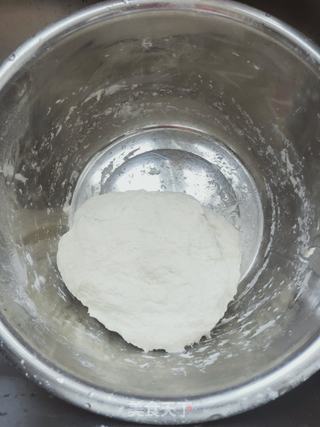 韭菜鸡蛋粉丝包的做法步骤:2