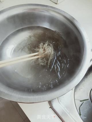 韭菜鸡蛋粉丝包的做法步骤:4