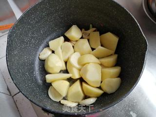 土豆焖饭的做法步骤:3