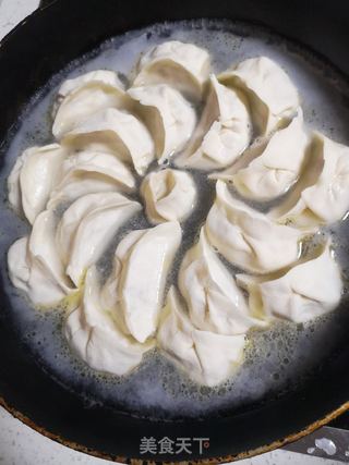 包菜煎饺的做法步骤：21
