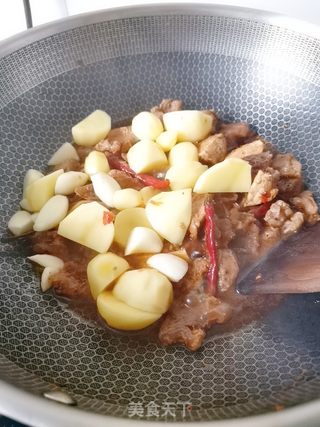 土豆烧牛腩的做法步骤:10