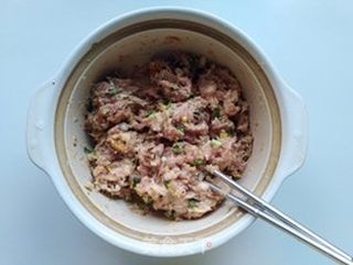 小熊薄饼机试用——蟹粉鸡蛋包的做法步骤:6