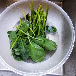菠菜虾米鸡蛋饺子的做法步骤:3
