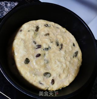 懒人早餐杂粮鸡蛋葡萄干饼的做法步骤:7