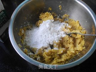 香蕉红薯饼的做法步骤:3