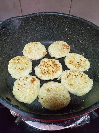 山药芝麻饼的做法步骤:17