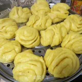 南瓜花卷的做法步骤:11
