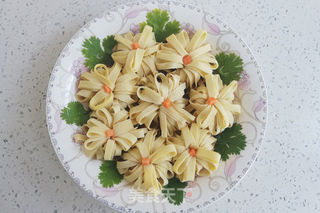 凉拌菊花豆皮——年夜饭宴客菜首选凉菜的做法步骤:9