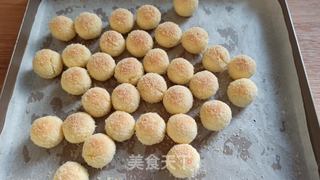 椰蓉小酥球的做法步骤:16