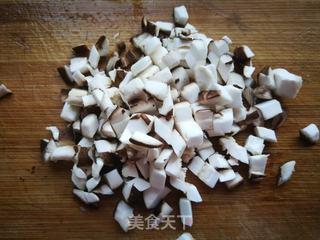 胡萝卜香菇芹菜粥的做法步骤:2