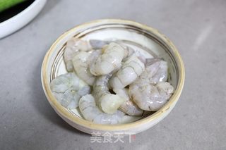 丝瓜虾仁汤的做法步骤：2