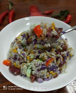紫甘蓝腊肠蛋炒饭的做法步骤:7