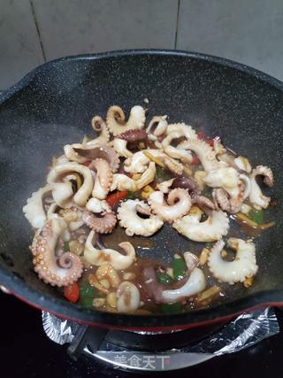 酱炒八爪鱼的做法步骤:8