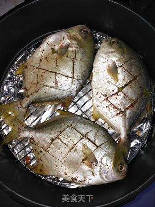 电饼铛烤鲳鱼的做法步骤：4