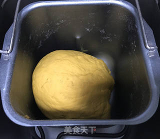 南瓜豆沙包的做法步骤:3
