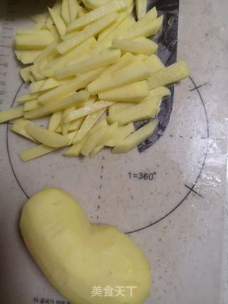 土豆打卤面的做法步骤:2