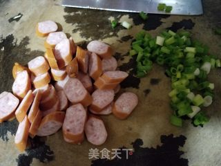 大白菜香肠炒面的做法步骤:3