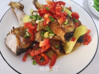 一个人的精致简餐:蒸草鱼+青瓜西红柿蛋汤的做法步骤:2