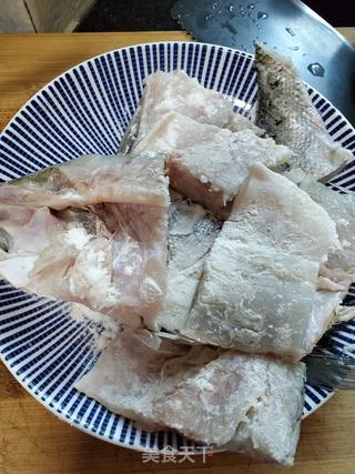 香煎盐渍海鲈鱼的做法步骤:3
