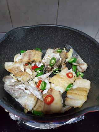 香煎盐渍海鲈鱼的做法步骤:7
