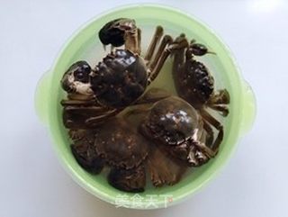 清蒸大闸蟹的做法步骤:2