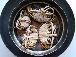 清蒸大闸蟹的做法步骤:5