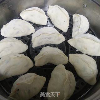 鸡蛋角瓜素蒸饺的做法步骤:11