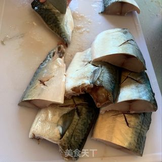 日式酱煮鲅鱼的做法步骤：1