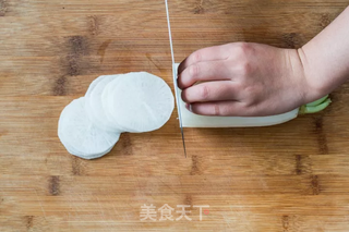 鸡汁萝卜的做法步骤：2