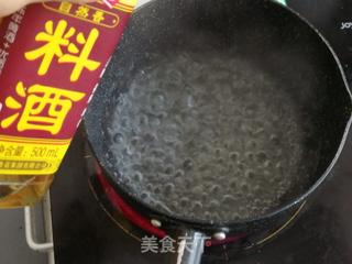 玉米胡萝卜排骨汤的做法步骤:2