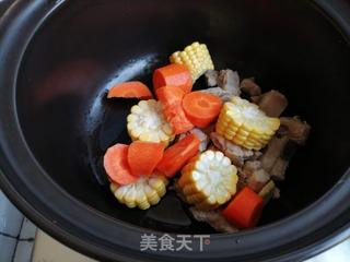 玉米胡萝卜排骨汤的做法步骤:5