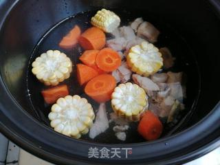 玉米胡萝卜排骨汤的做法步骤:6