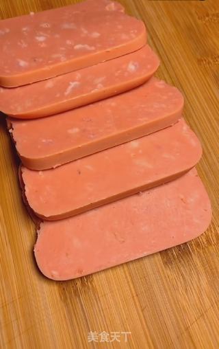火腿早餐饼的做法步骤：1