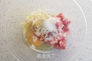 四喜丸子——年夜饭红烧狮子头的做法步骤:3